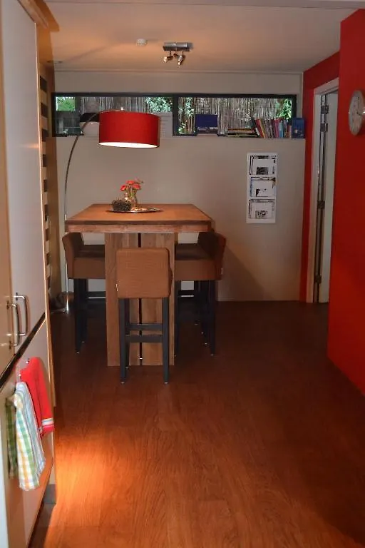 Bed & Breakfast Flowerzzz... Rotterdam